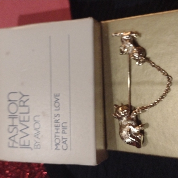 1982  kitty Gold toned new in original package vintage Cat pin A mother's love - Picture 5 of 6